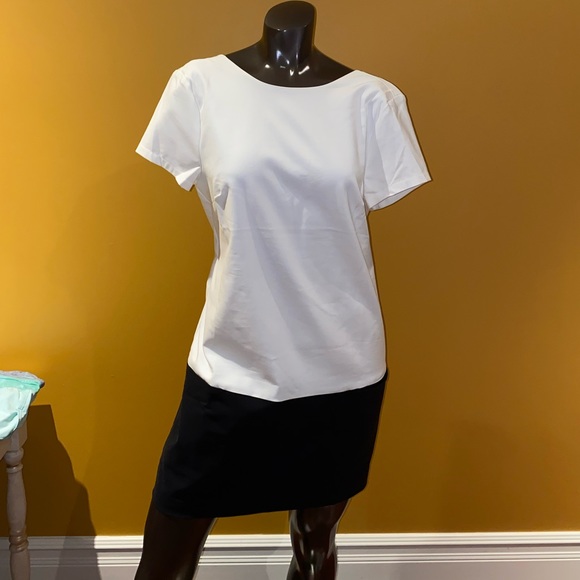 Colour block open square back dress - Picture 2 of 5